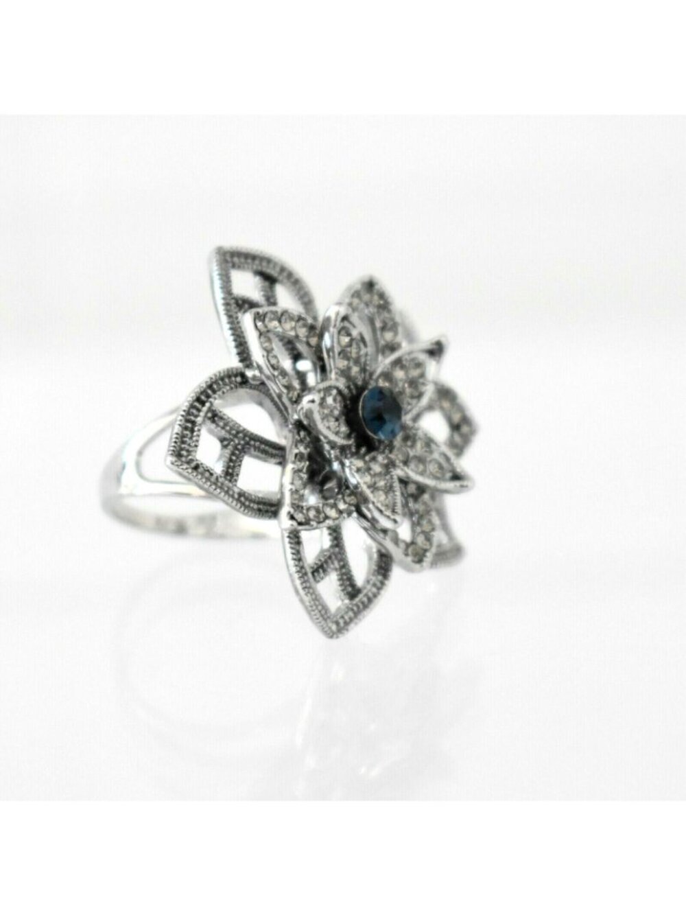 Blue Crystal Flower Ring Silver Rhinestone Statement Cocktail Jewelry Size 6.25 - Picture 8 of 8